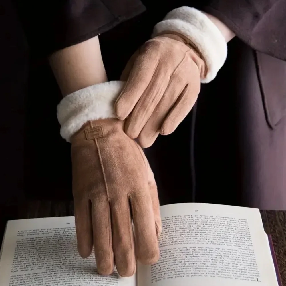 NIP! Classic Beige Faux Fur Lined Women’s Gloves!